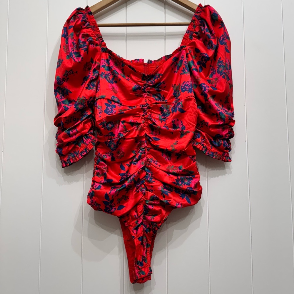 Athina Red Blue Floral Bodysuit Women’s Size Small Puff Sleeves Satin